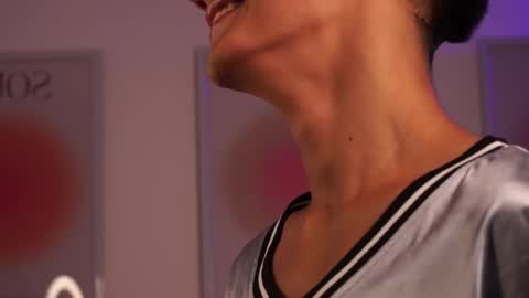 Noah     online show from February 19, 7:16 pm