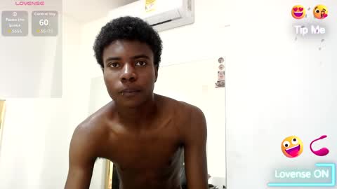Snapshot of noahjhonson69 chatting on April 4, 12:35 pm noah online show from April 4, 12:35 pm