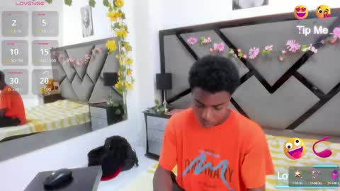 Snapshot of noahjhonson69 chatting on April 13, 12:10 pm noah online show from April 13, 12:10 pm