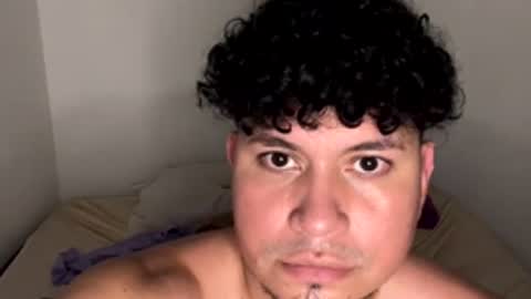 noahlatino35 online show from April 29, 5:55 am