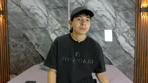 Snapshot of noahwalker__ chatting on May 8, 11:04 am online show from May 8, 11:04 am