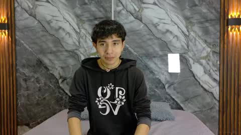 Snapshot of noahwalker__ chatting on May 14, 11:17 am online show from May 14, 11:17 am