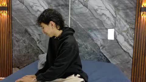 Snapshot of noahwalker__ chatting on May 18, 11:05 am online show from May 18, 11:05 am