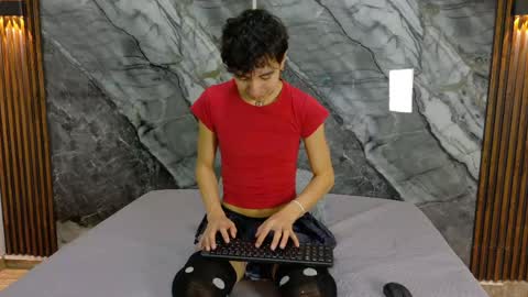 Snapshot of noahwalker__ chatting on May 22, 11:16 am online show from May 22, 11:16 am