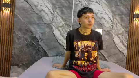 Snapshot of noahwalker__ chatting on May 31, 11:06 am online show from May 31, 11:06 am