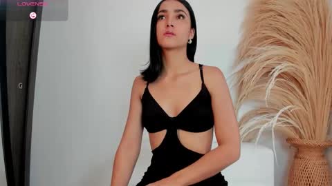 Noami Rose  online show from December 21, 8:27 pm