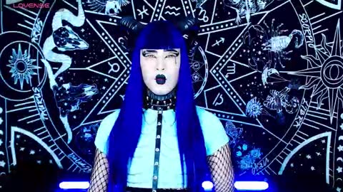 Snapshot of noamy_666 chatting on October 17, 12:47 am caroline online show from October 17, 12:47 am