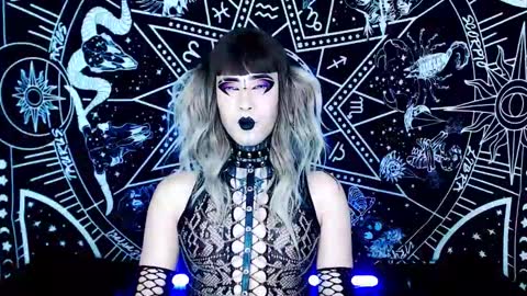 caroline online show from November 13, 1:26 am