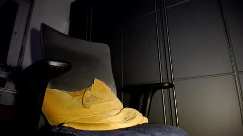 nobodyisperfect80 online show from March 27, 11:59 pm