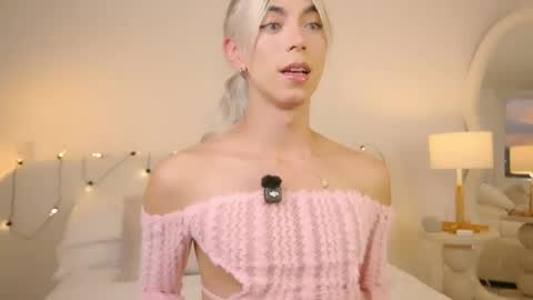 Snapshot of nobodyisperfect___ chatting on April 15, 11:16 pm Samantha online show from April 15, 11:16 pm