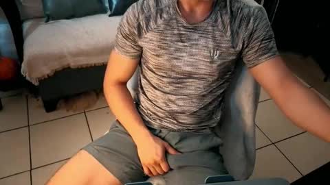 nobudget06 online show from November 4, 2:27 pm