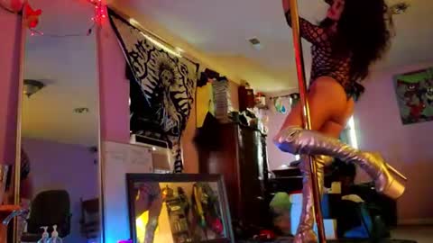 Snapshot of nobunny_owenz chatting on July 10, 9:39 pm Nobunny online show from July 10, 9:39 pm