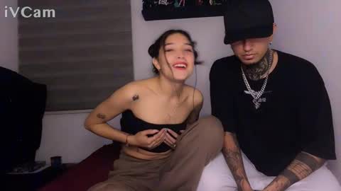 Jean Y Isa online show from November 28, 4:15 am