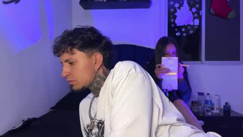 Jean Y Isa online show from December 22, 3:58 am