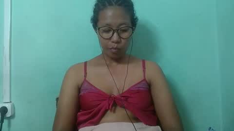 noella711128 online show from December 17, 8:42 am