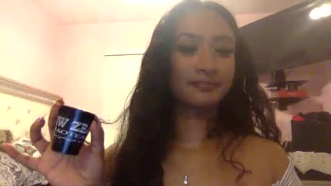 Snapshot of noemi_1854372 chatting on October 9, 5:27 am noemi_1854372 online show from October 9, 5:27 am