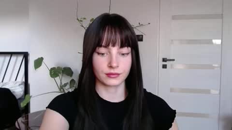 Snapshot of noemilou chatting on April 7, 12:49 pm Noemi online show from April 7, 12:49 pm