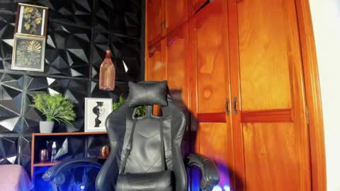 noha online show from April 3, 2:26 pm