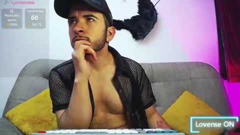 noha_and_iam1 online show from July 5, 3:52 pm