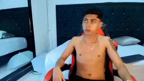 Snapshot of nohadrake chatting on March 21, 4:50 am Noha Drake online show from March 21, 4:50 am