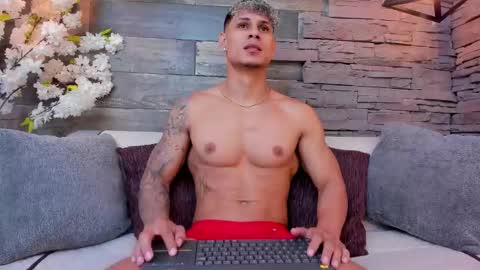 Snapshot of nohanhunter chatting on October 19, 11:44 am nohanhunter online show from October 19, 11:44 am