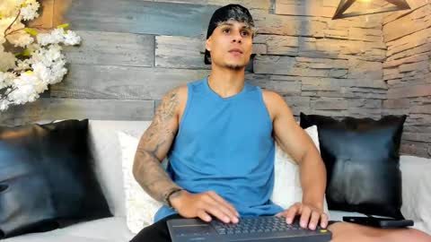 Snapshot of nohanhunter chatting on November 25, 11:32 am nohanhunter online show from November 25, 11:32 am