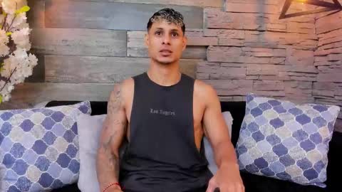 Snapshot of nohanhunter chatting on January 8, 11:34 am nohanhunter online show from January 8, 11:34 am