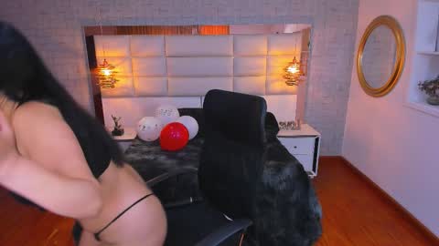 Snapshot of nohemi_louse chatting on February 21, 6:42 pm Nohemi online show from February 21, 6:42 pm