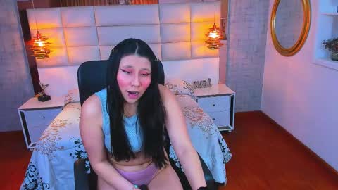 Snapshot of nohemi_louse chatting on February 23, 7:00 pm Nohemi online show from February 23, 7:00 pm