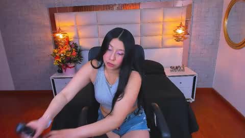 Snapshot of nohemi_louse chatting on March 22, 6:55 pm Nohemi online show from March 22, 6:55 pm