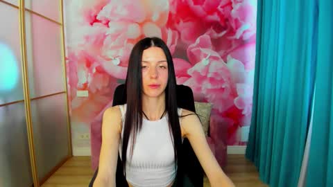 NoirDiva online show from May 5, 6:21 am