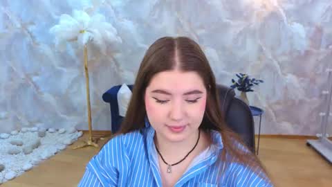 noirwhisper online show from December 5, 6:26 pm