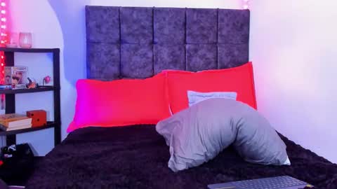 Nolan  online show from November 5, 7:25 pm