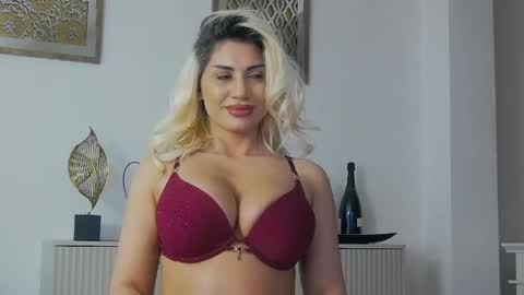 Nona online show from March 20, 9:30 pm