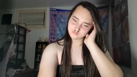 Snapshot of nonbinarybeauty20 chatting on February 22, 9:45 am nonbinarybeauty20 online show from February 22, 9:45 am
