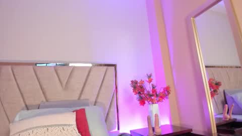 Nora Da Silva online show from October 28, 1:31 am