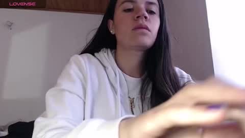 Snapshot of noreen_ chatting on November 23, 2:39 pm noreen_ online show from November 23, 2:39 pm