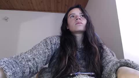 Snapshot of noreen_ chatting on December 18, 2:23 pm noreen_ online show from December 18, 2:23 pm