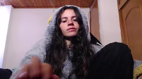 Snapshot of noreen_ chatting on February 1, 9:13 pm noreen_ online show from February 1, 9:13 pm