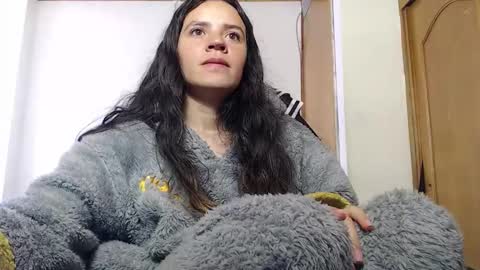 Snapshot of noreen_ chatting on February 2, 2:49 pm noreen_ online show from February 2, 2:49 pm