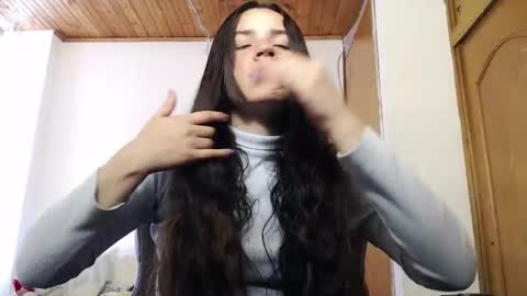 Snapshot of noreen_ chatting on February 3, 7:41 pm noreen_ online show from February 3, 7:41 pm