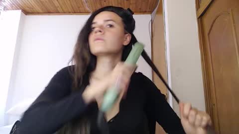 Snapshot of noreen_ chatting on February 16, 7:21 pm noreen_ online show from February 16, 7:21 pm