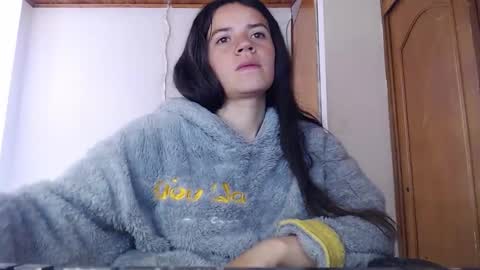 Snapshot of noreen_ chatting on March 2, 3:30 pm noreen_ online show from March 2, 3:30 pm