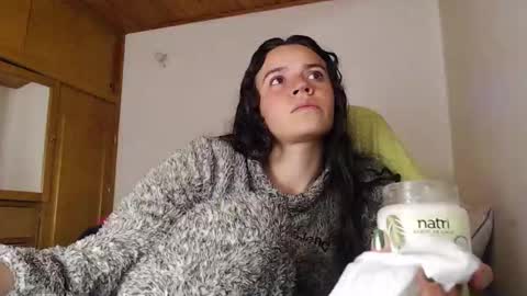 Snapshot of noreen_ chatting on March 8, 11:19 pm noreen_ online show from March 8, 11:19 pm