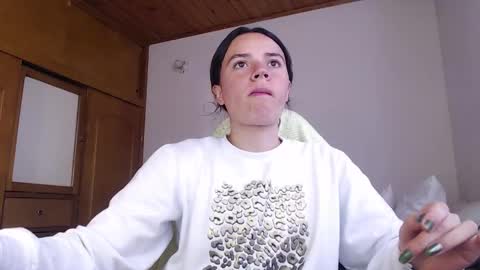 Snapshot of noreen_ chatting on March 9, 7:29 pm noreen_ online show from March 9, 7:29 pm