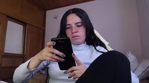 Snapshot of noreen_ chatting on March 10, 8:14 pm noreen_ online show from March 10, 8:14 pm