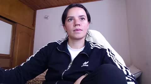 Snapshot of noreen_ chatting on March 24, 6:13 pm noreen_ online show from March 24, 6:13 pm