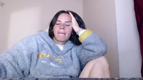 Snapshot of noreen_ chatting on April 2, 2:53 am noreen_ online show from April 2, 2:53 am