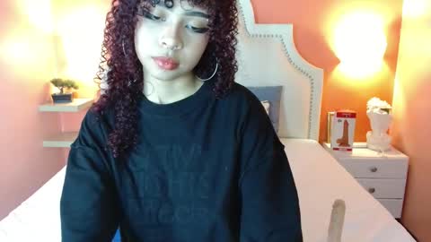 Snapshot of north_sweet_ chatting on February 23, 6:45 pm N O R T H online show from February 23, 6:45 pm