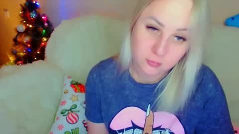 Snapshot of not_nakedcat chatting on December 25, 11:54 am hi glad to chat online show from December 25, 11:54 am
